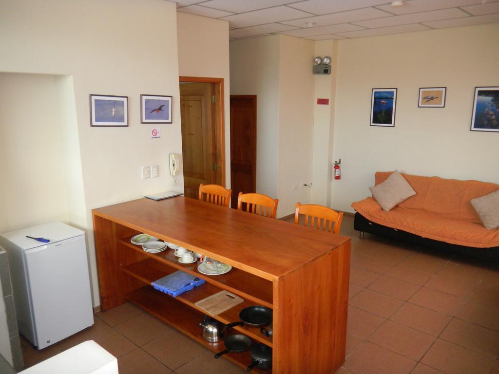 Hostal Baltra Puerto Ayora  Room photo