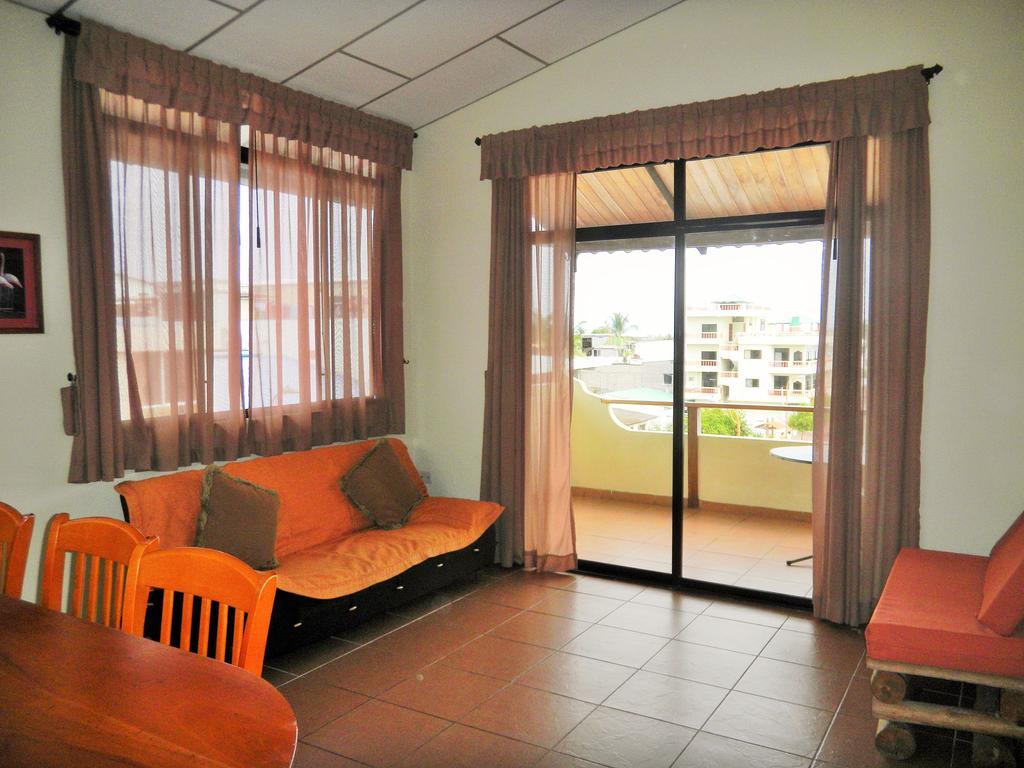 Hostal Baltra Puerto Ayora  Exterior photo